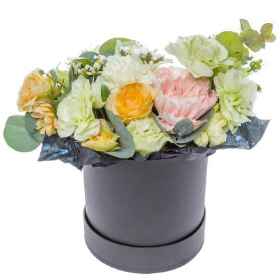 Шляпная коробка с цветами «Золотой рассвет»